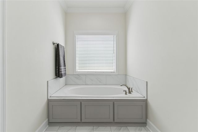 96 E Lake Trail, Waverly, GA 31565