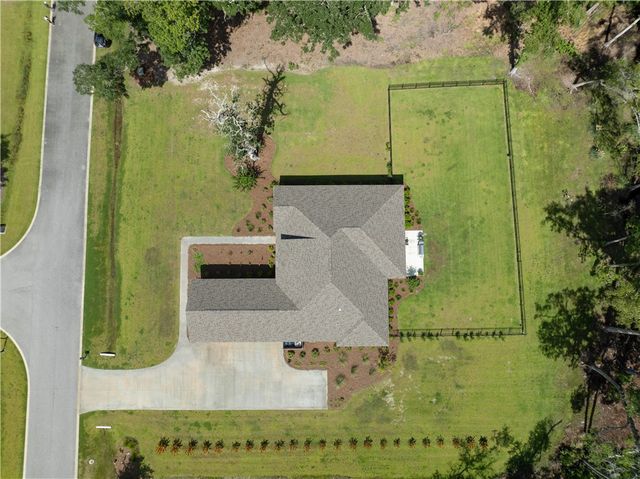 96 E Lake Trail, Waverly, GA 31565