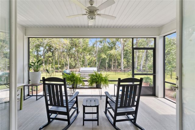 96 E Lake Trail, Waverly, GA 31565