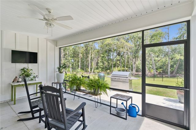 96 E Lake Trail, Waverly, GA 31565