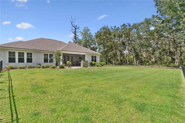 96 E Lake Trail, Waverly, GA 31565