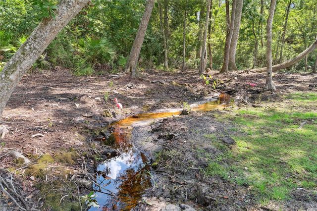 96 E Lake Trail, Waverly, GA 31565