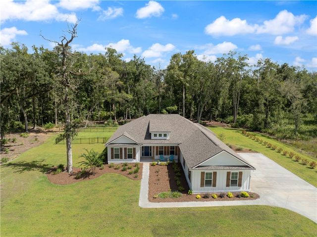 96 E Lake Trail, Waverly, GA 31565