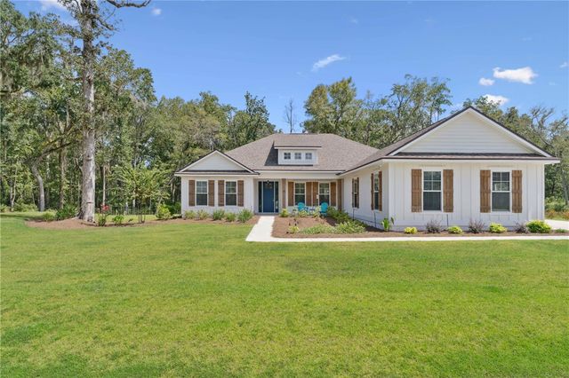 96 E Lake Trail, Waverly, GA 31565