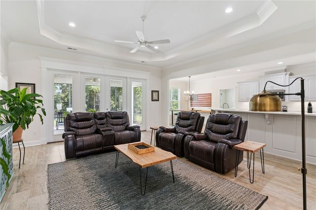 96 E Lake Trail, Waverly, GA 31565