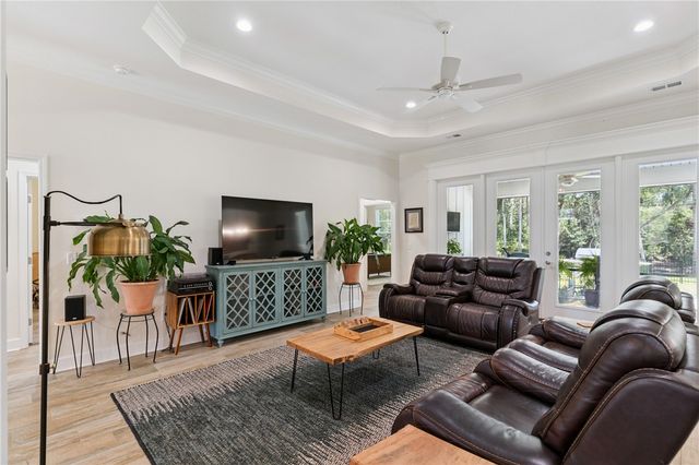 96 E Lake Trail, Waverly, GA 31565