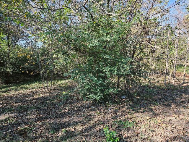 621 N MAIN Street, Cleburne, TX 76033