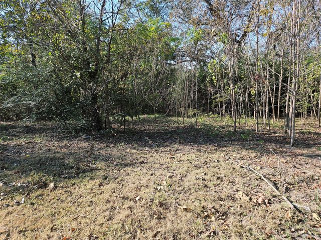 621 N MAIN Street, Cleburne, TX 76033