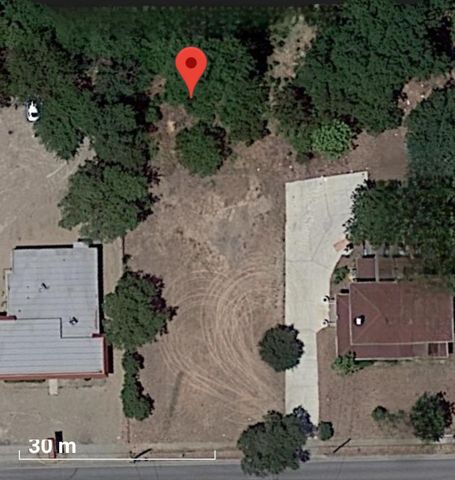 621 N MAIN Street, Cleburne, TX 76033