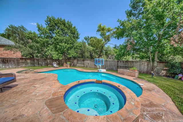 24106 MIDDLE FRK, San Antonio, TX 78258