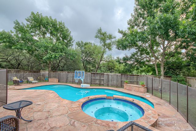 24106 MIDDLE FRK, San Antonio, TX 78258