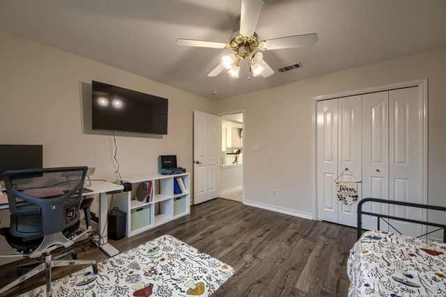 24106 MIDDLE FRK, San Antonio, TX 78258