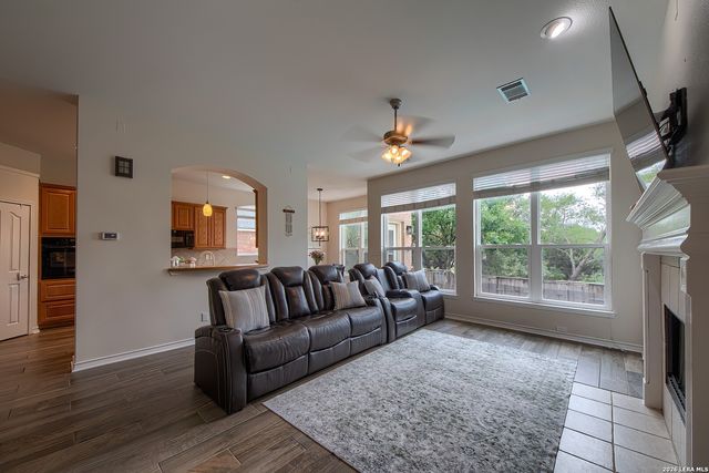 24106 MIDDLE FRK, San Antonio, TX 78258