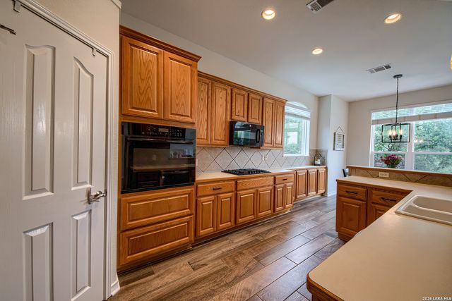 24106 MIDDLE FRK, San Antonio, TX 78258