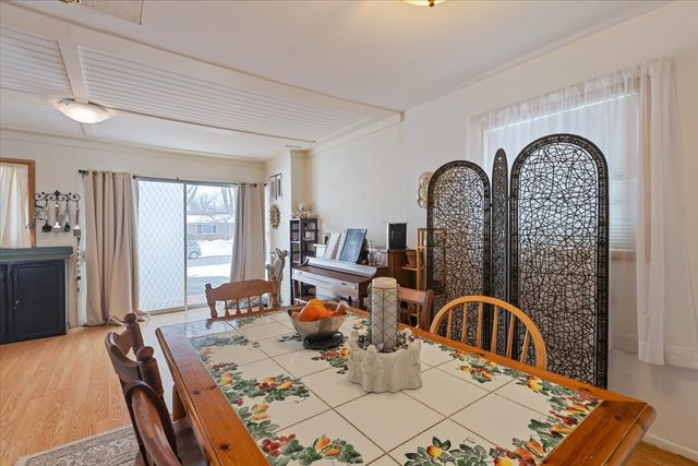 660 Flagstaff Lane, Hoffman Estates, IL 60169