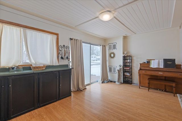 660 Flagstaff Lane, Hoffman Estates, IL 60169