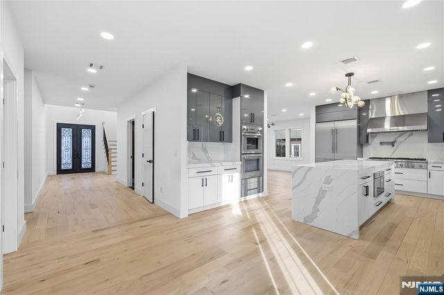 42 Harvey Street, Closter, NJ 07624