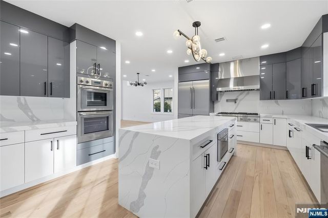 42 Harvey Street, Closter, NJ 07624