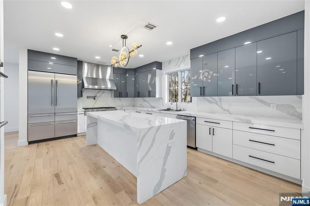 42 Harvey Street, Closter, NJ 07624