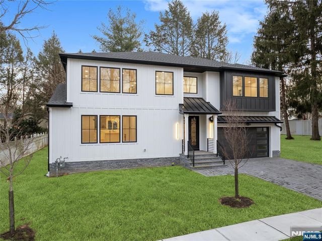 42 Harvey Street, Closter, NJ 07624