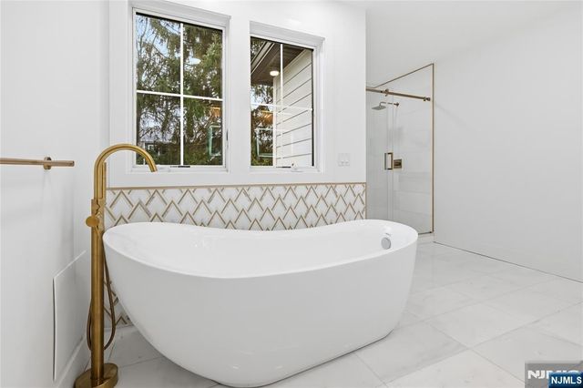 42 Harvey Street, Closter, NJ 07624