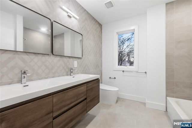 42 Harvey Street, Closter, NJ 07624