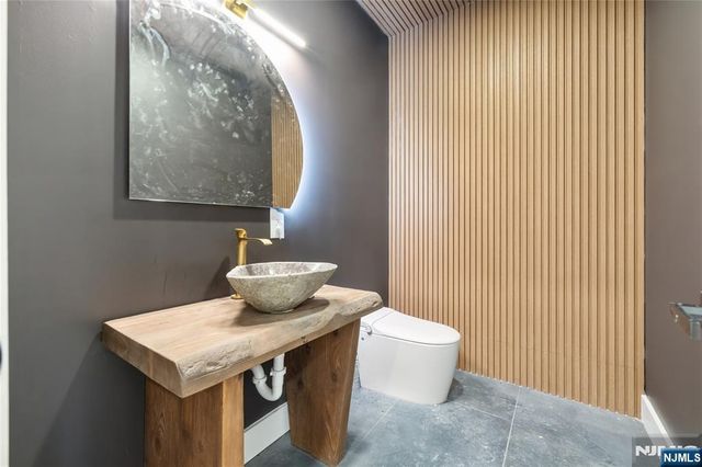 42 Harvey Street, Closter, NJ 07624