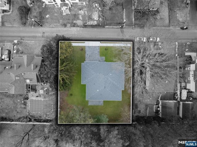 42 Harvey Street, Closter, NJ 07624