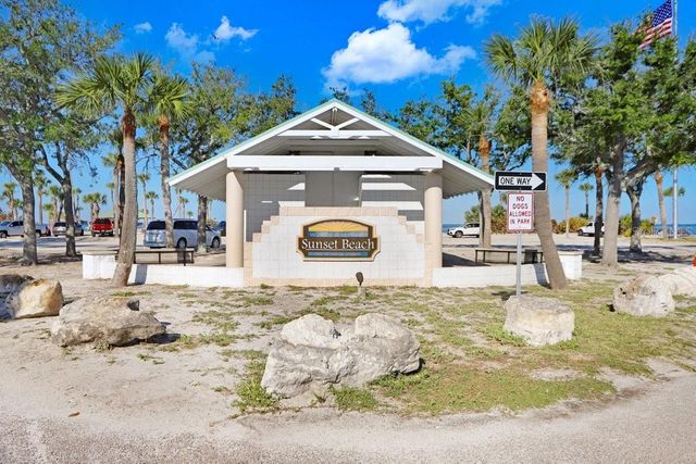 1161 MARINA DRIVE, Tarpon Springs, FL 34689