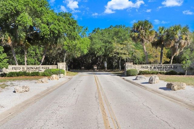 1161 MARINA DRIVE, Tarpon Springs, FL 34689