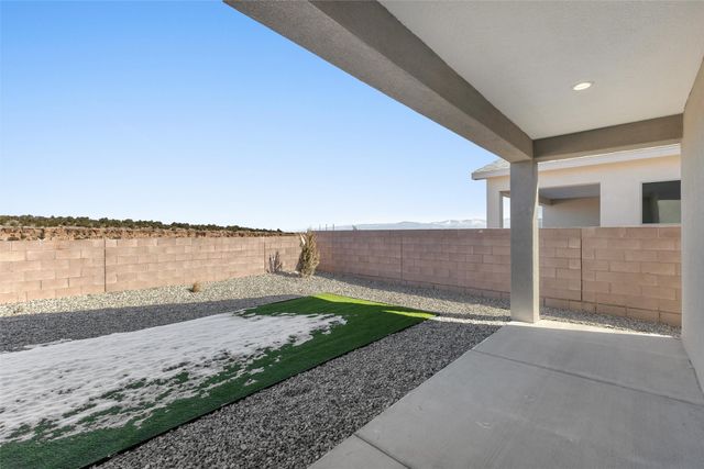 73 Cadena Loop, Los Alamos, NM 87547