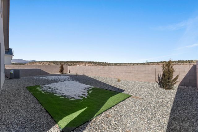 73 Cadena Loop, Los Alamos, NM 87547