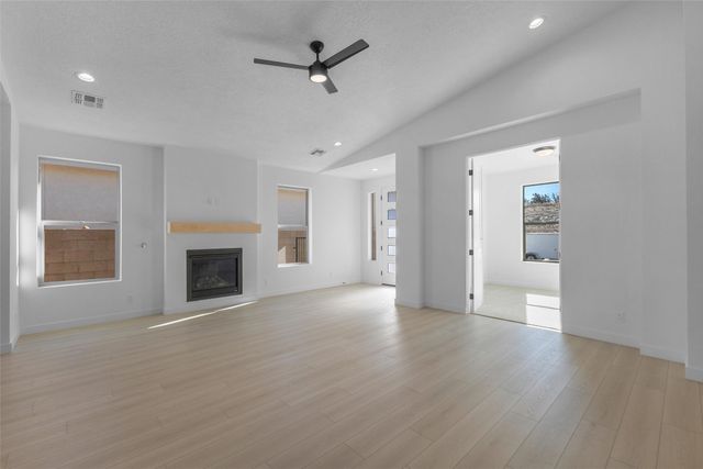 73 Cadena Loop, Los Alamos, NM 87547