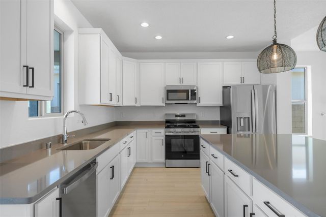 73 Cadena Loop, Los Alamos, NM 87547