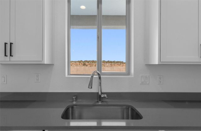 73 Cadena Loop, Los Alamos, NM 87547