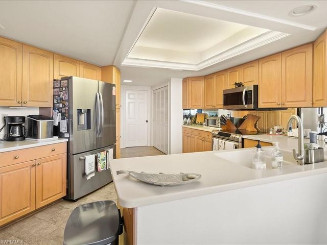6075 Pelican Bay BLVD 506, Naples, FL 34108