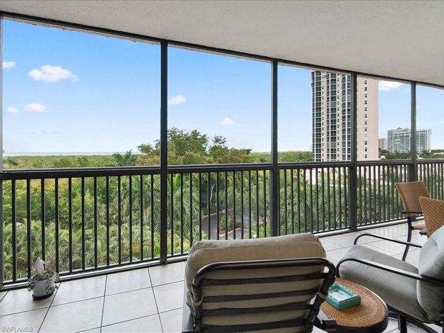 6075 Pelican Bay BLVD 506, Naples, FL 34108