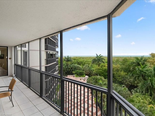 6075 Pelican Bay BLVD 506, Naples, FL 34108