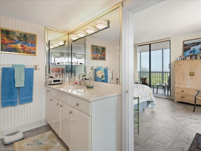 6075 Pelican Bay BLVD 506, Naples, FL 34108