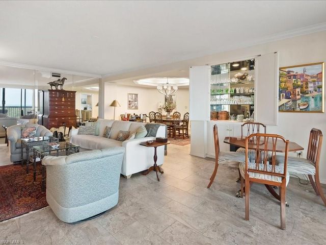 6075 Pelican Bay BLVD 506, Naples, FL 34108