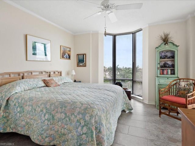 6075 Pelican Bay BLVD 506, Naples, FL 34108