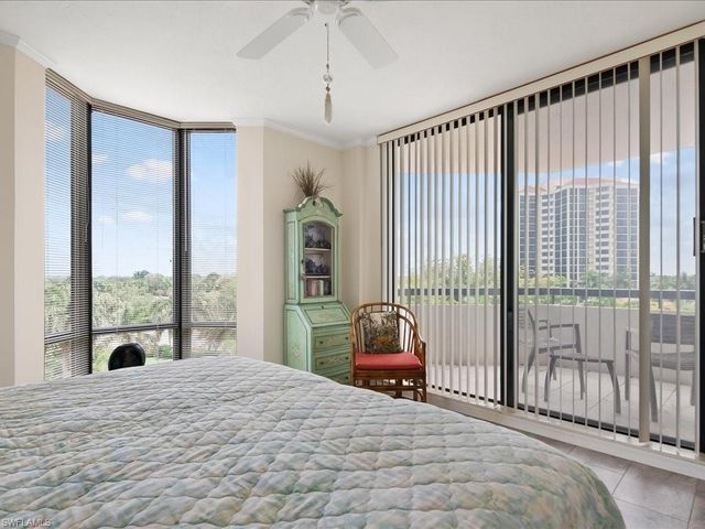 6075 Pelican Bay BLVD 506, Naples, FL 34108