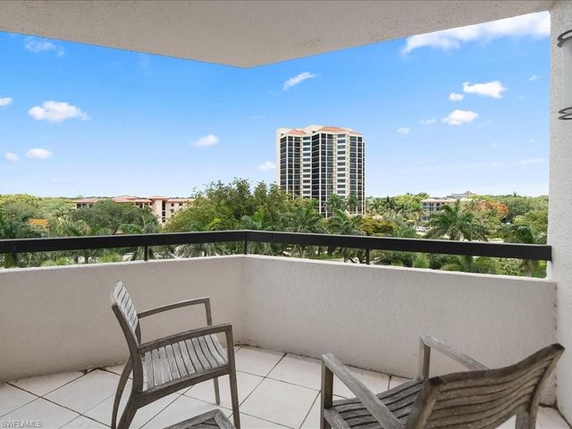 6075 Pelican Bay BLVD 506, Naples, FL 34108