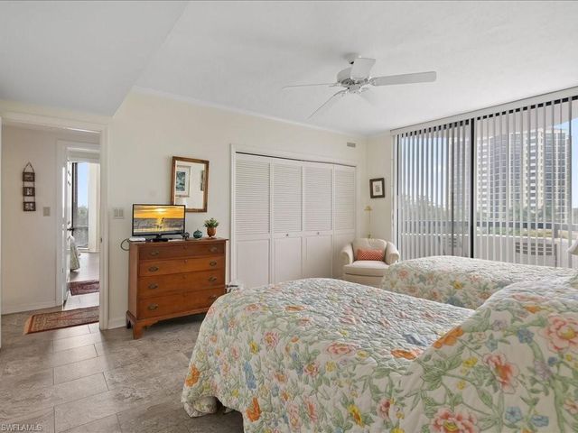 6075 Pelican Bay BLVD 506, Naples, FL 34108