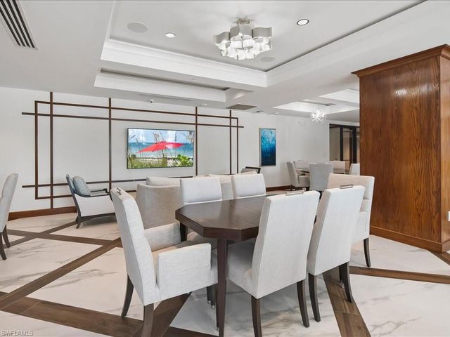 6075 Pelican Bay BLVD 506, Naples, FL 34108