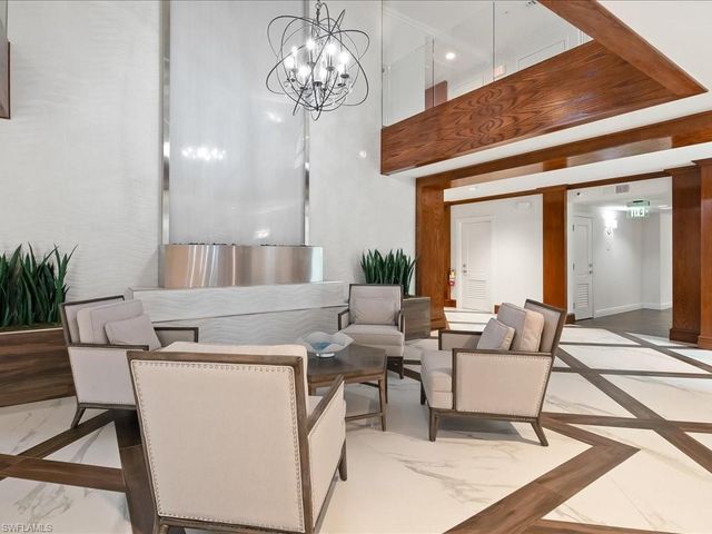 6075 Pelican Bay BLVD 506, Naples, FL 34108