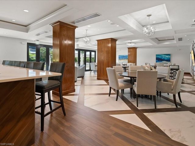 6075 Pelican Bay BLVD 506, Naples, FL 34108