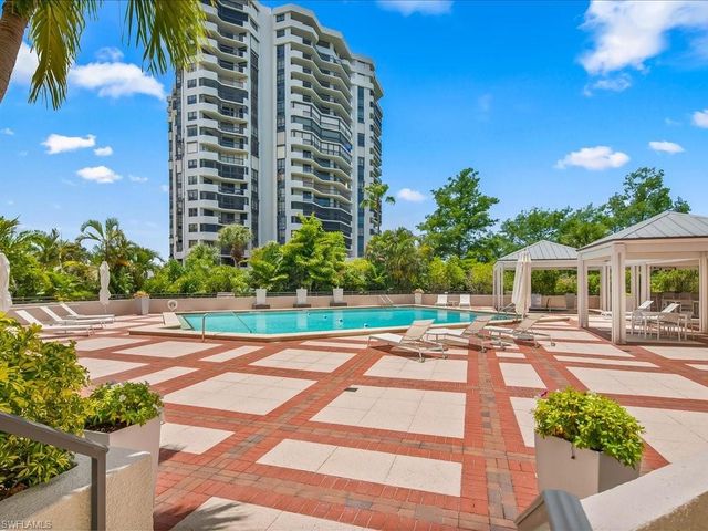 6075 Pelican Bay BLVD 506, Naples, FL 34108