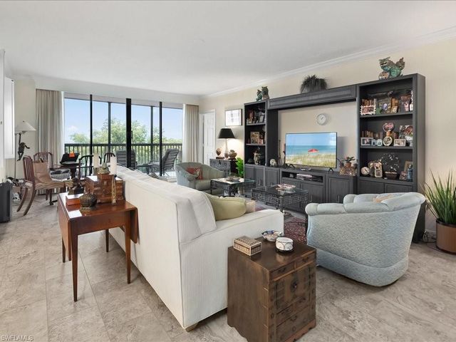 6075 Pelican Bay BLVD 506, Naples, FL 34108