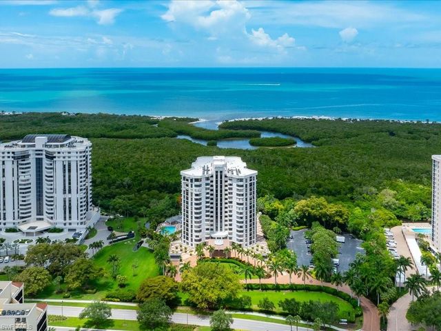 6075 Pelican Bay BLVD 506, Naples, FL 34108